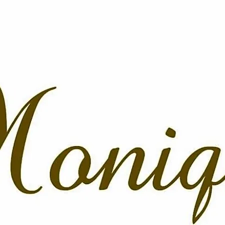 Monique 3*